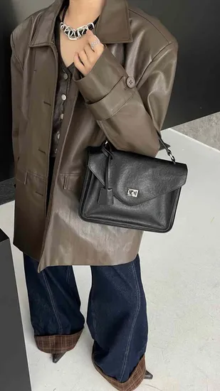 Fashionable Women′s Satchel with Elegant Handle for Daily Use