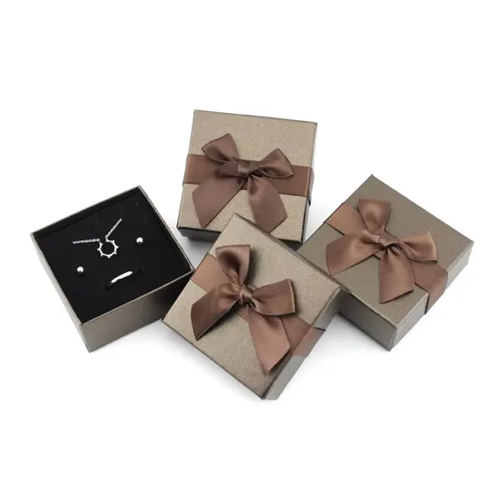 Custom Logo Beautiful Design Rigid Cardboard Paper Gift Box with Bowknot