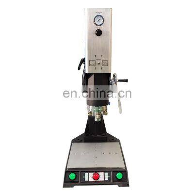 Plastic sports card holder ultrasonic welder