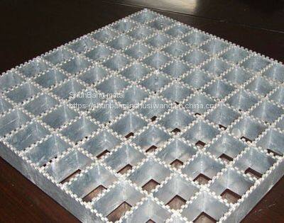 Toothed steel grating