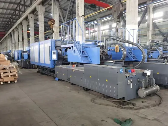 Injection Machine 730t by C Screw