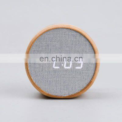 Personalized home decorative grand father ring wooden frame digital letter desk clock portable for men 2022