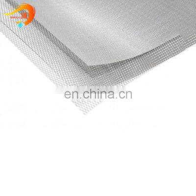 Low wind resistance micro diamond hole expanded metal maker