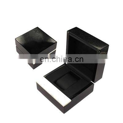 Custom Personalized Luxury High Gloss Black Lacquered Wooden Single Watch Box Packaging Wholesale
