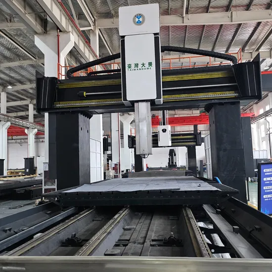 Metal-Forming CNC Machine Tools 0.03~0.04 (mm) Taiwan Dawei Wooden Case or Pallet Gmc