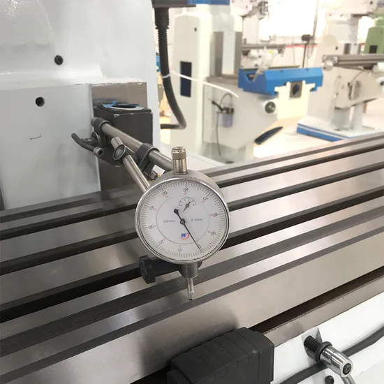 China Universal Vertical Turret Milling Machine Taiwan Milling Machine X6325 Drilling Metal Processing Machine Tool