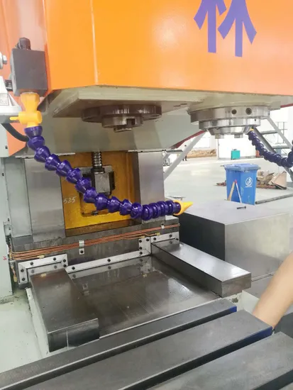 High Flexibility Xc-7 Multi Slot Needle Machine CNC Milling Machine, Machine Tool for Milling Processes