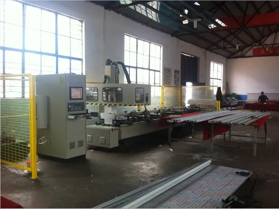 4 Axis Horizontal and Vertical CNC Machining Center Machine for Aluminum Profile