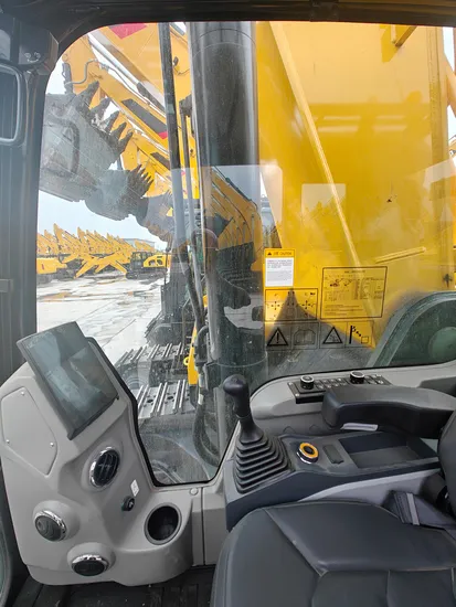 Construction Equipment: 50 Ton Excavator with Efficient Fuel Usage