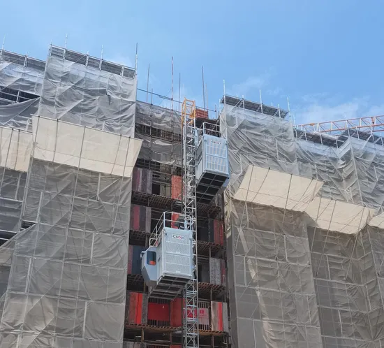 Sc200/200 Building Construction Hoist with 2000kg Capacity